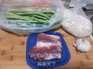 豆角焖面的做法步骤：1