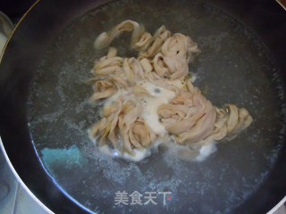 【双椒炒鸭肠】--沙拉也可以炒菜的做法步骤：1