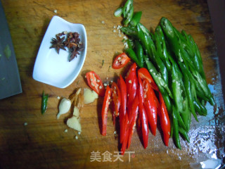 【双椒炒鸭肠】--沙拉也可以炒菜的做法步骤：3