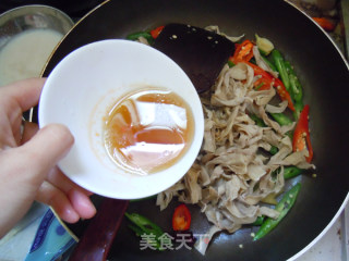 【双椒炒鸭肠】--沙拉也可以炒菜的做法步骤：9