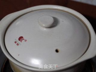 女人养生汤—滋补药材泡凤爪的做法步骤：2
