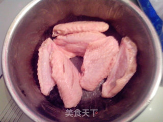 纱纸盐焗鸡翅的做法步骤：3