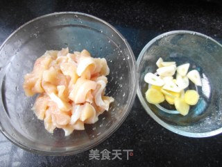 西芹鸡枊的做法步骤：3