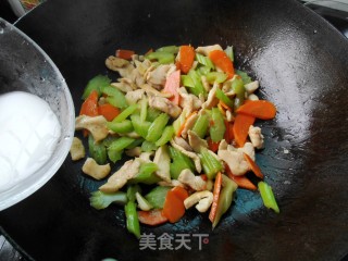 西芹鸡枊的做法步骤：8