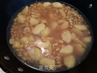 土豆炖黄豆嘴的做法步骤：10