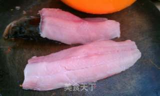 清蒸鱼的做法步骤：1