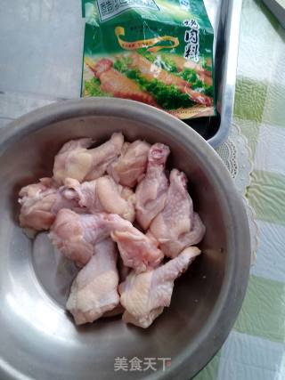 奥尔良鸡翅根的做法步骤：1