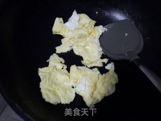 蒜黄炒鸡蛋的做法步骤：3