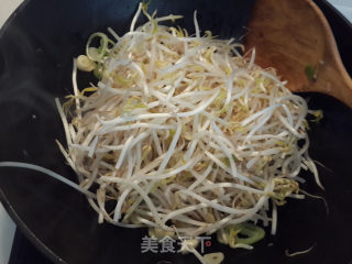 剁椒绿豆芽的做法步骤：3