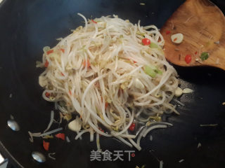 剁椒绿豆芽的做法步骤：5