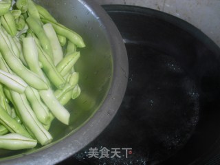 油炸芸豆的做法步骤：2