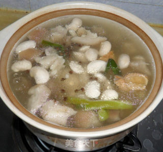 芸豆蹄髈煲汤的做法步骤：7