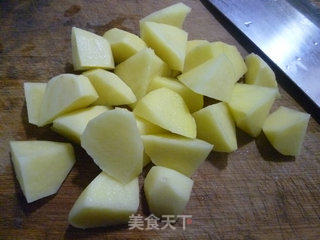 土豆烧牛筋的做法步骤：2