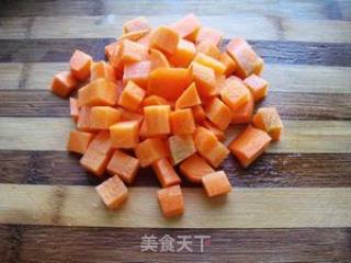 胡萝卜炒苦瓜的做法步骤：1