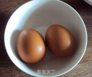 鸡腿菇炒鸡蛋——超级下饭的菌中新秀的做法步骤：2