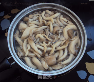 鸡腿菇炒鸡蛋——超级下饭的菌中新秀的做法步骤：4