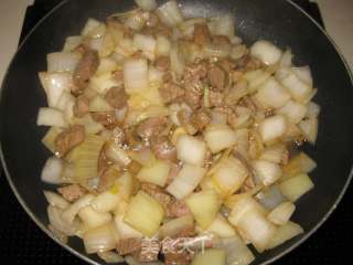 洋葱牛肉炒饭的做法步骤：7