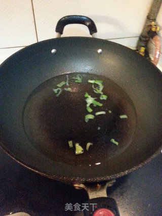 菠菜汤的做法步骤：1