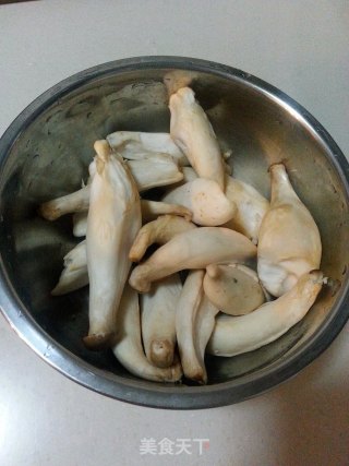 蚝油杏鲍菇的做法步骤：1