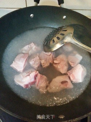 月牙骨炖土豆豆角的做法步骤：2