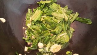 素炒油麦菜的做法步骤：5