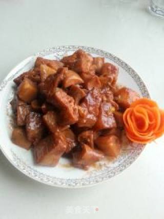 杏鲍菇土豆红烧肉的做法步骤：8
