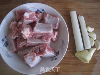 红烧排骨的做法步骤：1