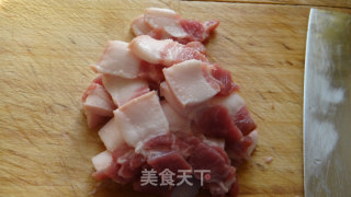 洋葱尖椒炒肉的做法步骤：2