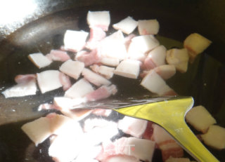洋葱尖椒炒肉的做法步骤：3