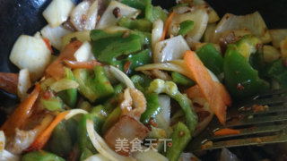 洋葱尖椒炒肉的做法步骤：9