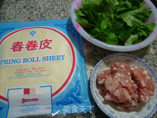 芹菜叶肉馅春卷的做法步骤：1