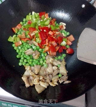 肉炒青豆配辣椒的做法步骤：5