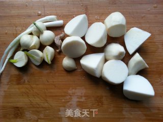 芋头卤肉的做法步骤：2