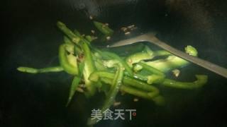 豉椒炒花甲王的做法步骤：4
