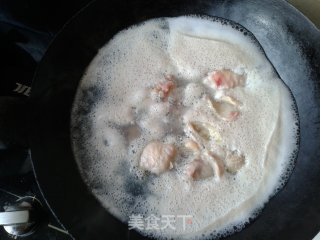 玉米芋头鸡汤——电饭煲版的做法步骤：2