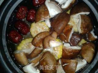 玉米芋头鸡汤——电饭煲版的做法步骤：5