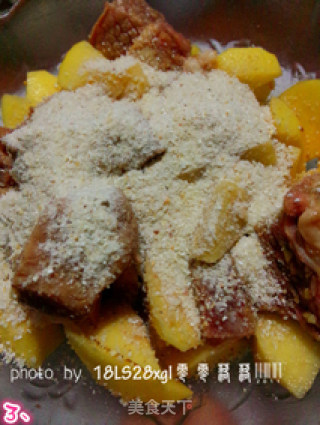 土豆糯米蒸排骨的做法步骤：3