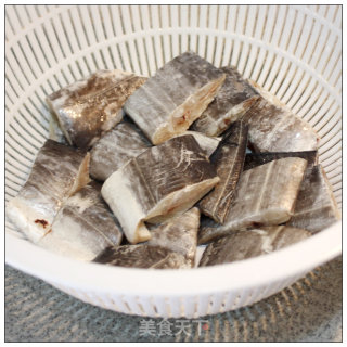 营养美味-----葱香带鱼的做法步骤：1