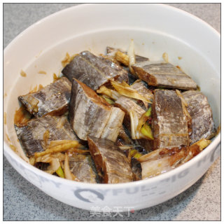 营养美味-----葱香带鱼的做法步骤：5