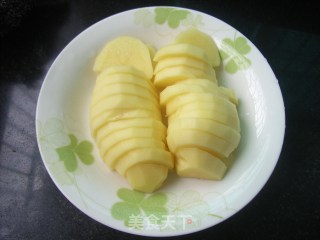 番茄炒土豆片的做法步骤：2