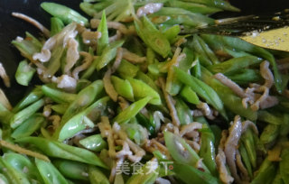 扁豆肉丝焖饼的做法步骤：4