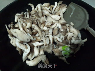 素炒蘑菇的做法步骤：3