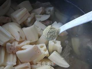 莲藕炖牛软骨的做法步骤：8