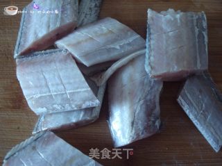 红烧带鱼的做法步骤：2