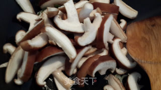 香菇油菜的做法步骤：3