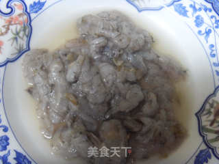 韭菜炒虾爬肉的做法步骤：2