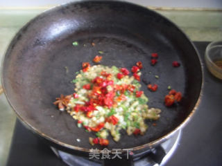 年夜饭好吃的传统菜——梅菜扣肉的做法步骤：4