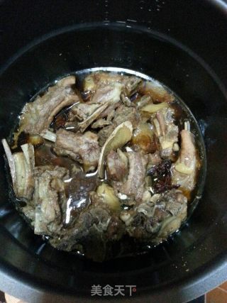 海带炖排骨的做法步骤：2