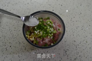 鱼香佛手肉的做法步骤：5