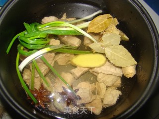 猪肉松的做法步骤：3